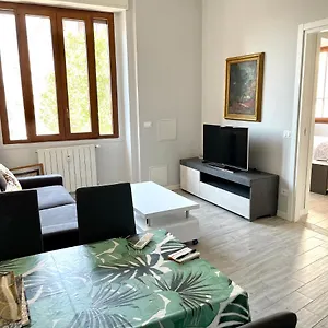 Enzo , Milán Italia